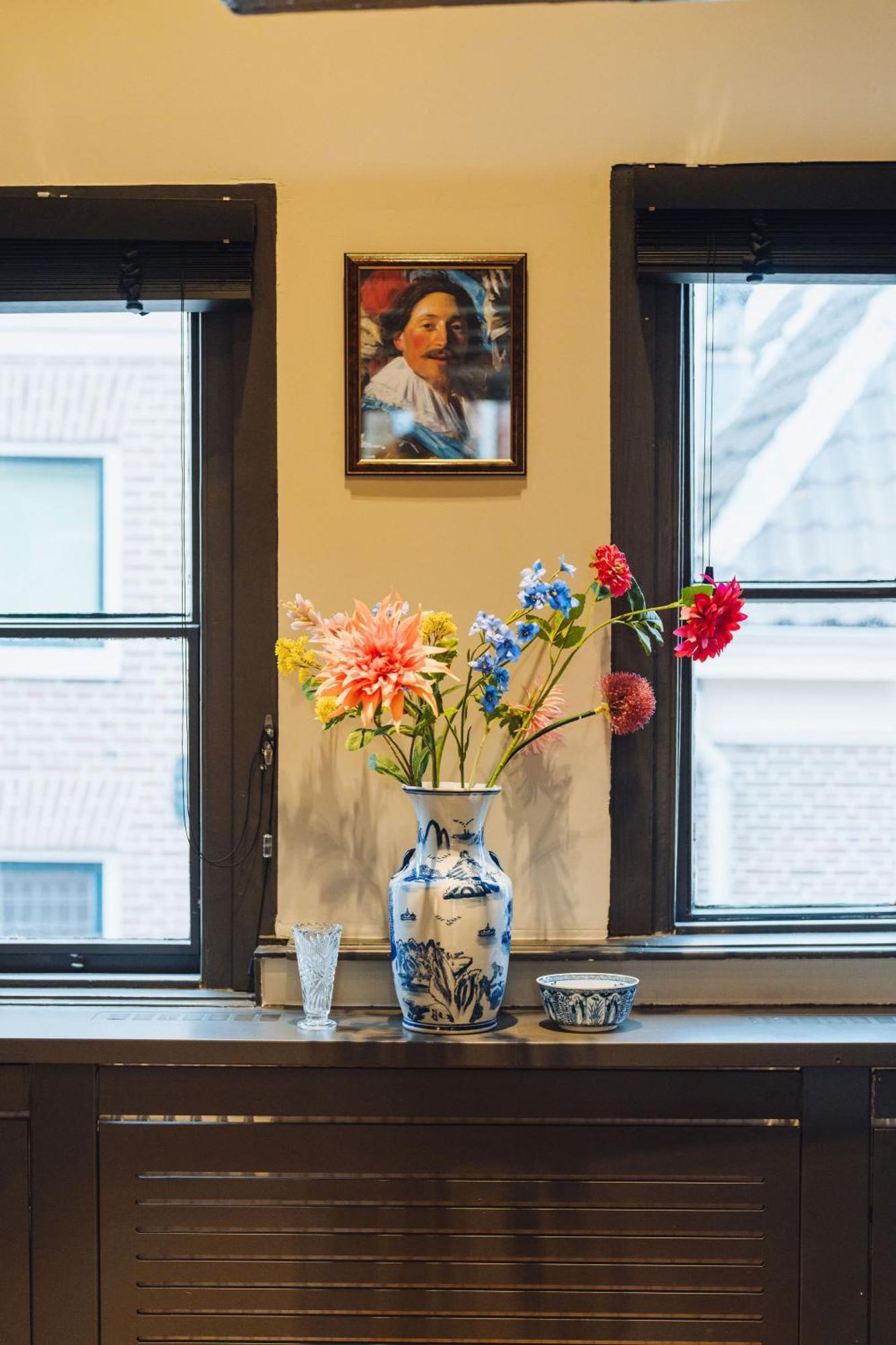 Lok Historics Luxury Art-Inspired Loft In Historic City Centre! Haarlem Eksteriør billede
