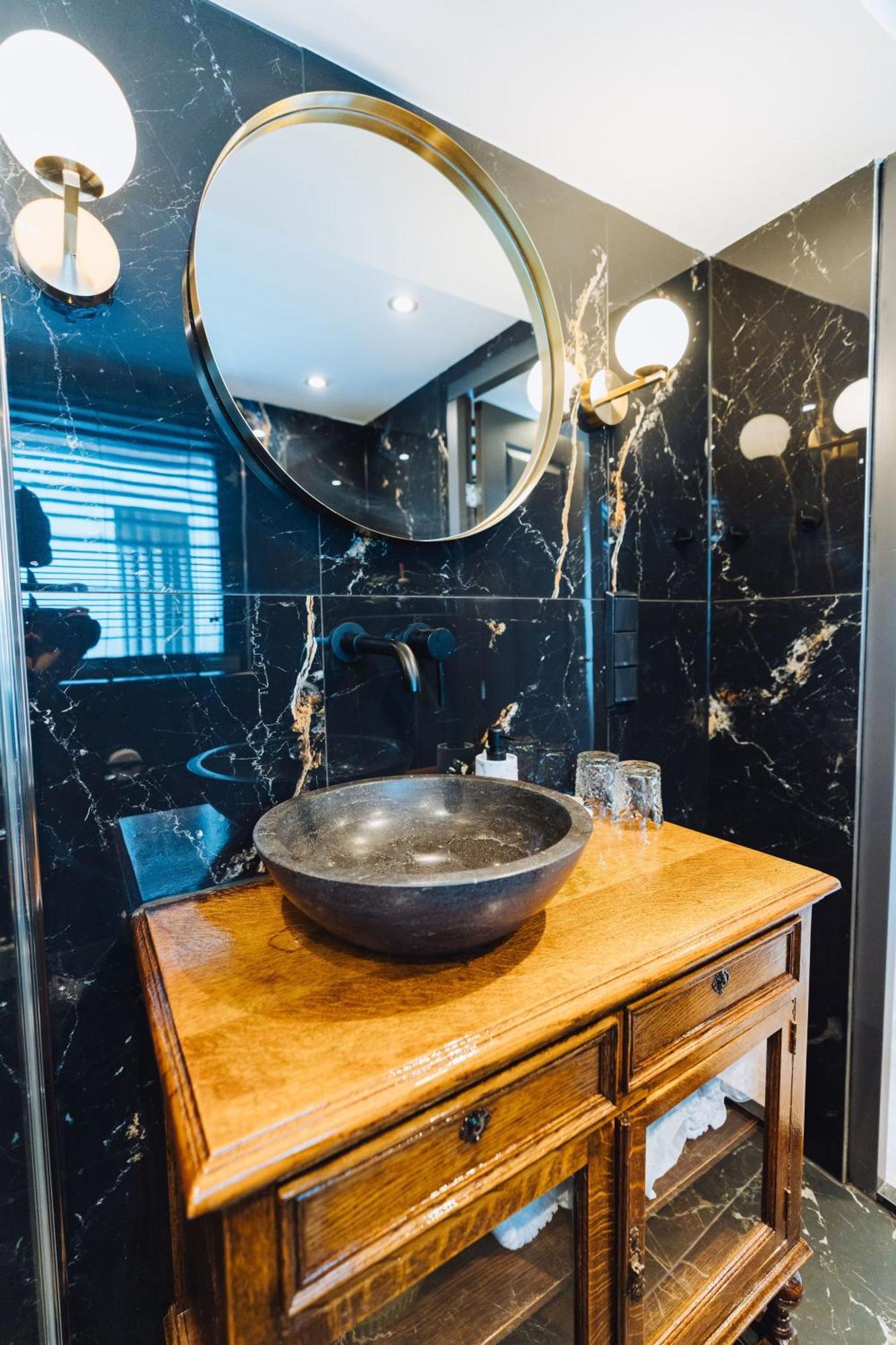 Lok Historics Luxury Art-Inspired Loft In Historic City Centre! Haarlem Eksteriør billede