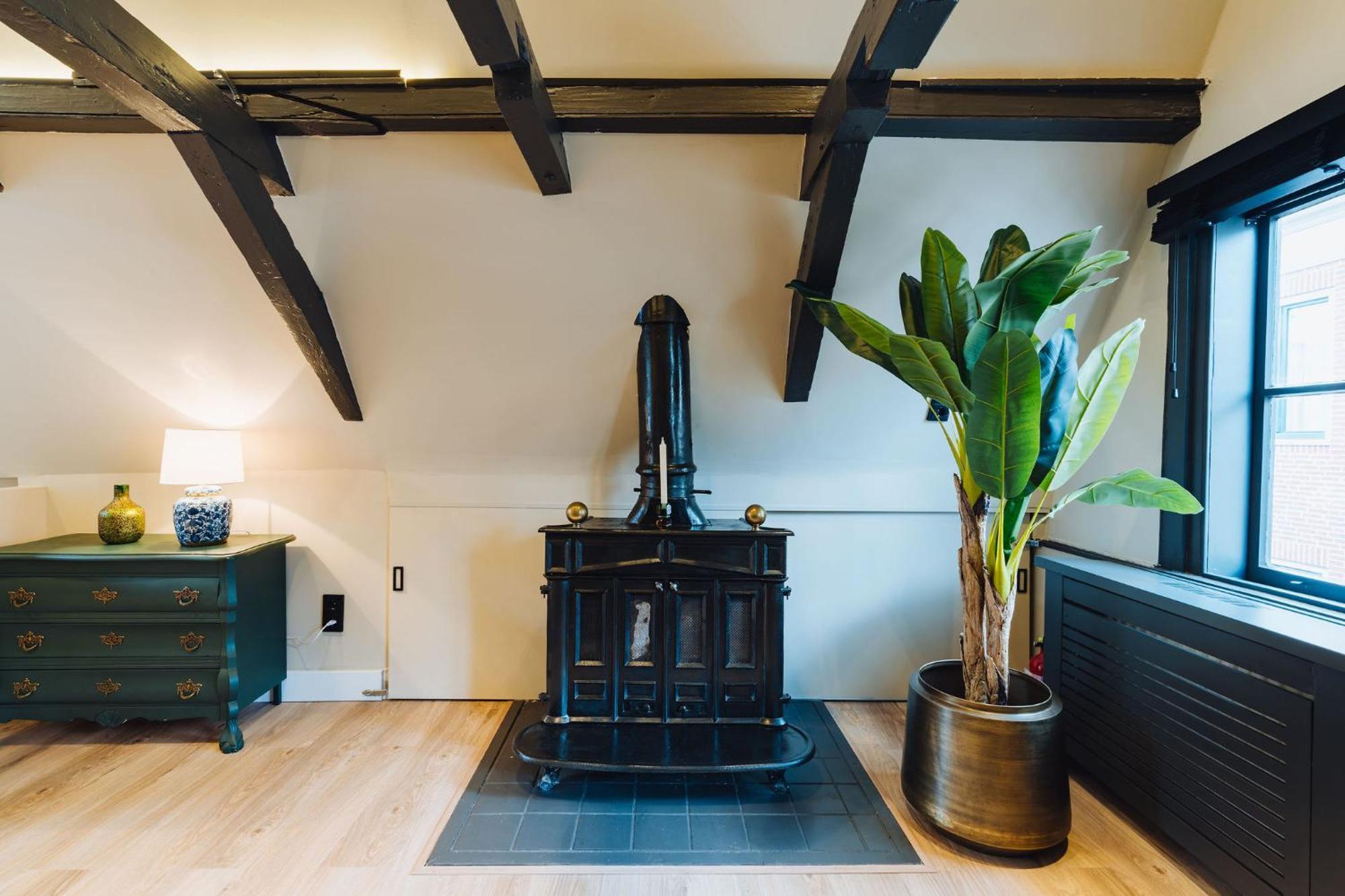 Lok Historics Luxury Art-Inspired Loft In Historic City Centre! Haarlem Eksteriør billede